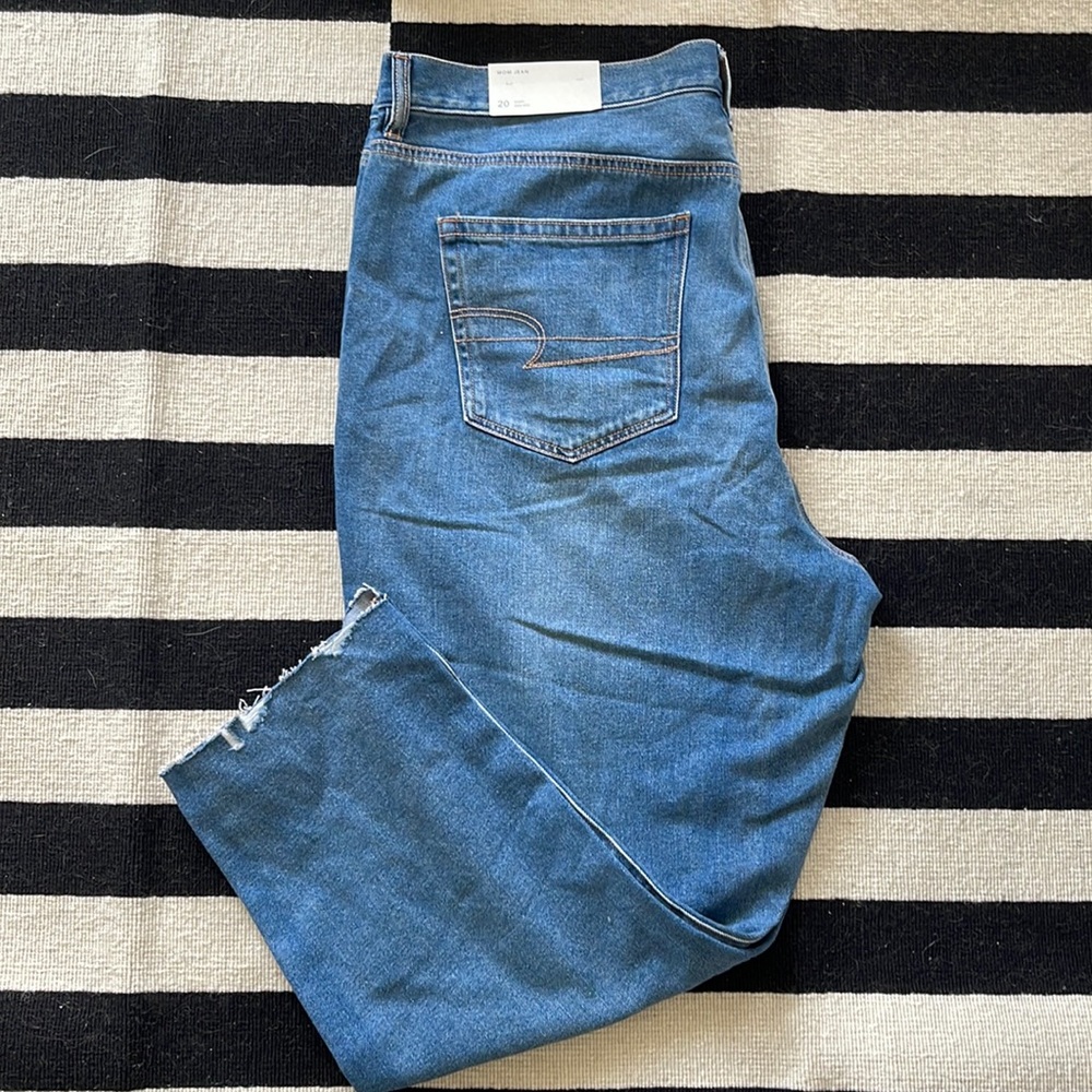 NWOT AMERICAN EAGLE JEANS SHORT